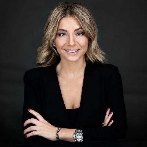 Athina Dova Profile Picture