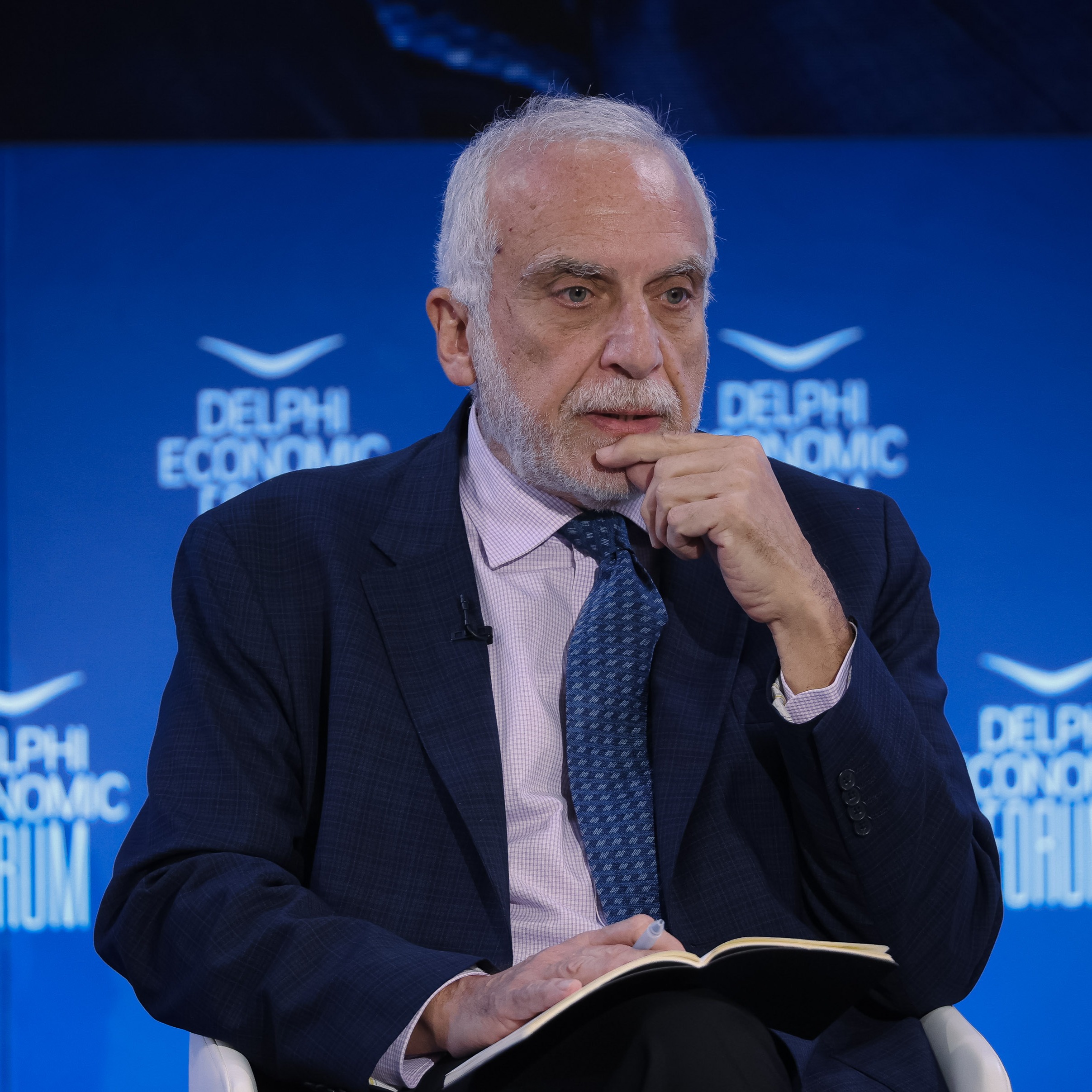 Soli Özel