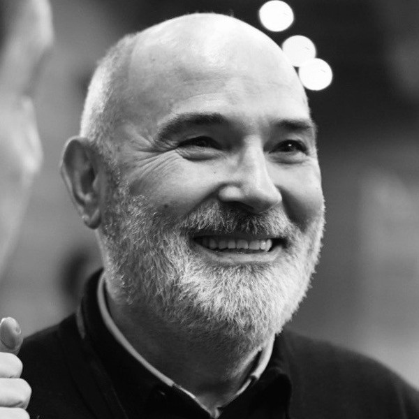 Στάθης Τσαγκαρουσιάνος